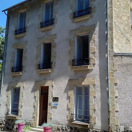 Le Bois Joli Apartment *
